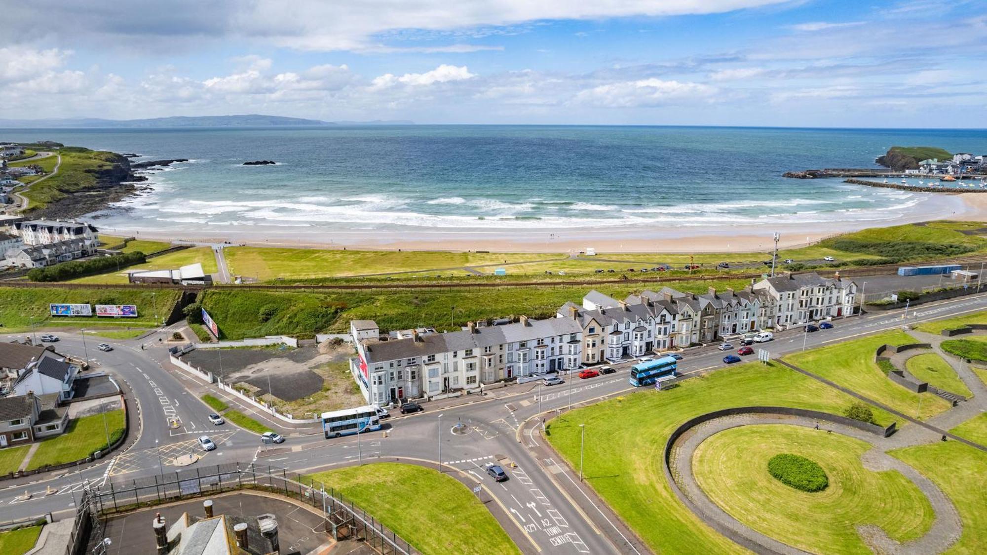 5 Dunluce Park - Portrush By The Sea Apartment Exterior photo